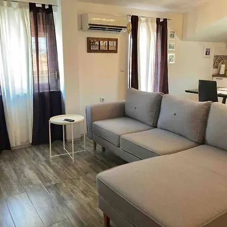 Near The * سبليت