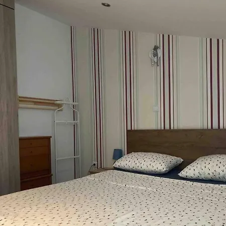 Apartament Near The
